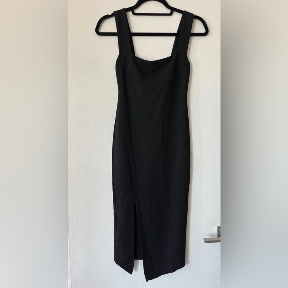 NWT Hello Molly LEAVE THE LIGHT ON MIDI DRESS BLACK Size XS 2 - Picture 2 of 6
